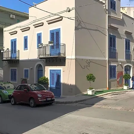 Calida Alojamento de Acomodação e Pequeno-almoço Castellammare del Golfo
